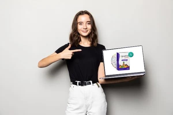 vrouw-bij-computer-apcalis-oral-jelly